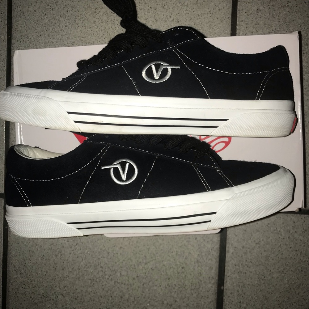 Shoes is size 8.0